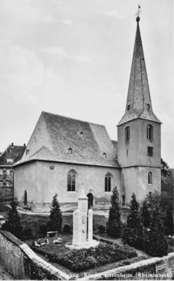 Die evangelische Kirche in Essenheim (um 1923)